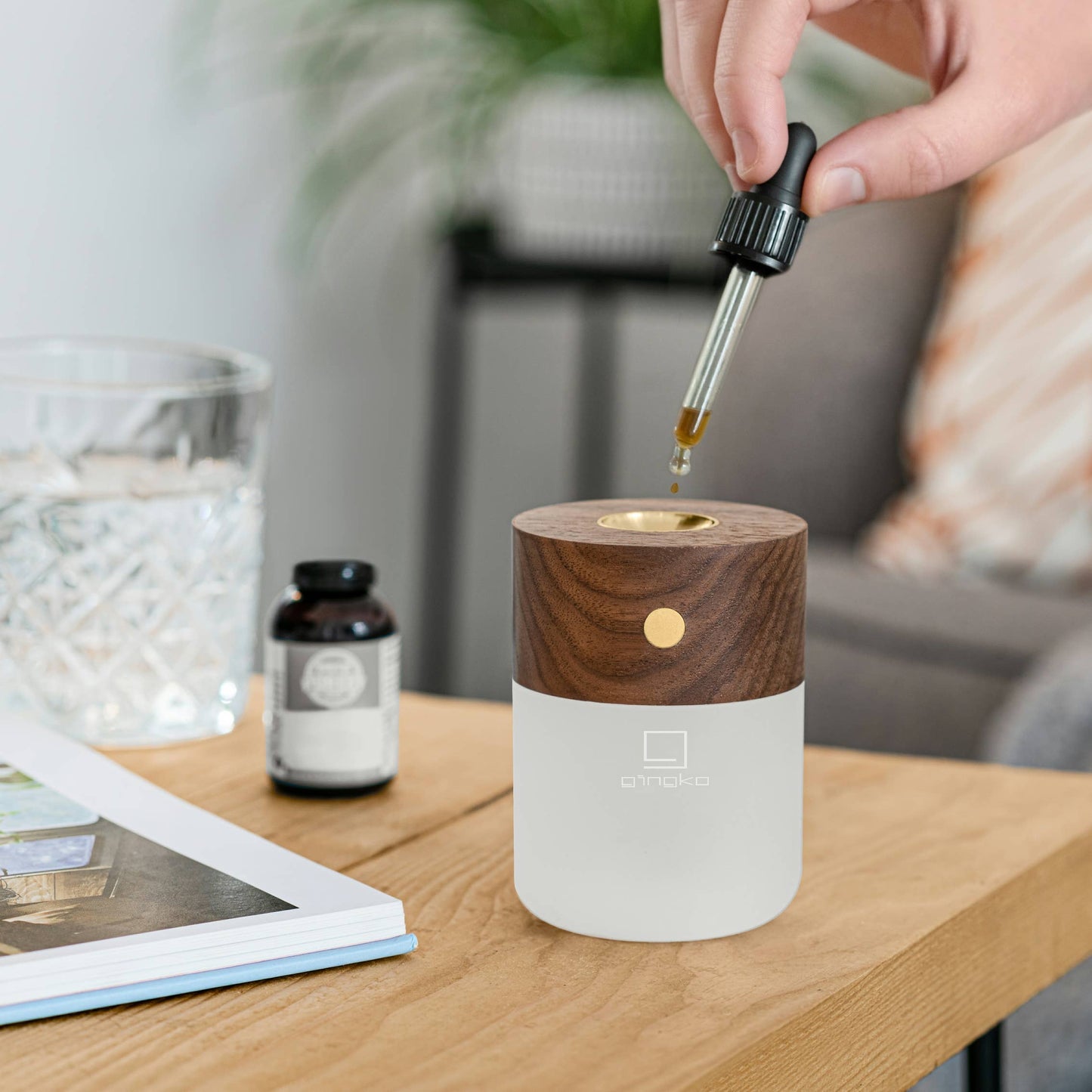 Smart Diffuser Lamp: Walnut