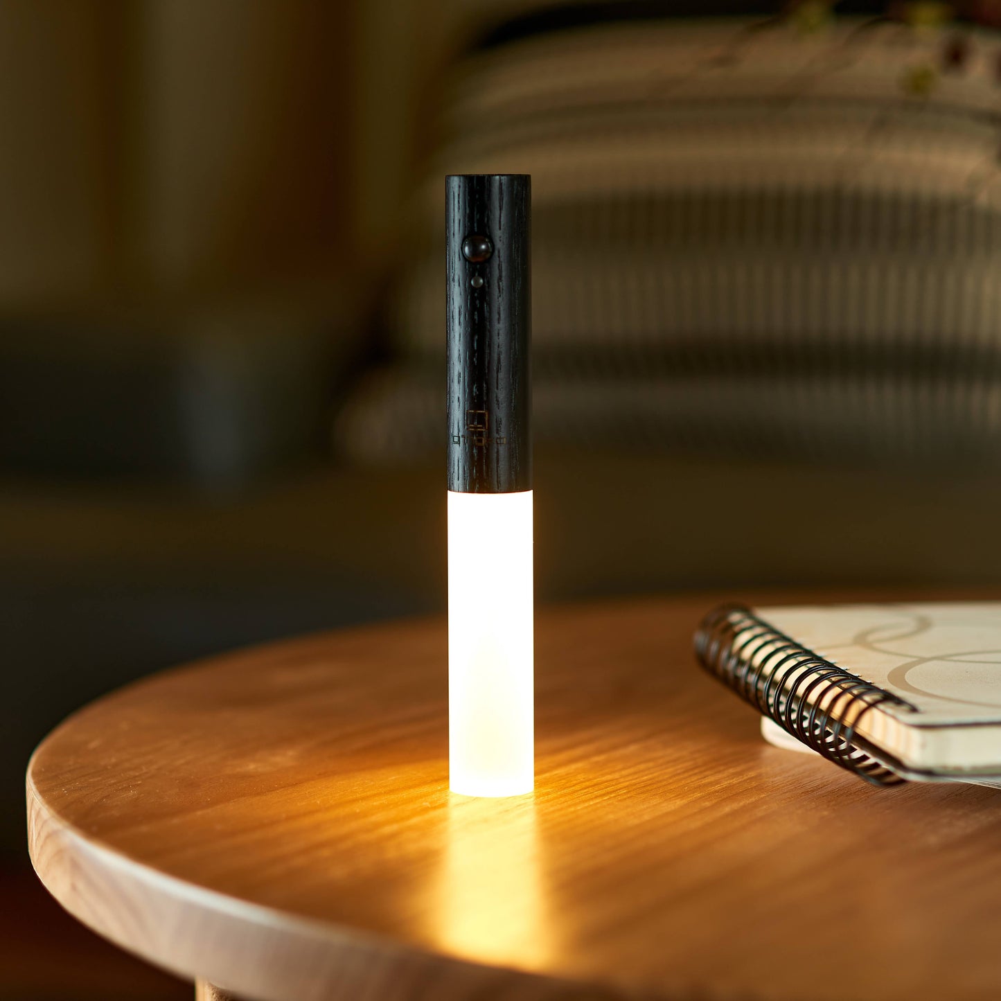 Smart Baton Light: Walnut