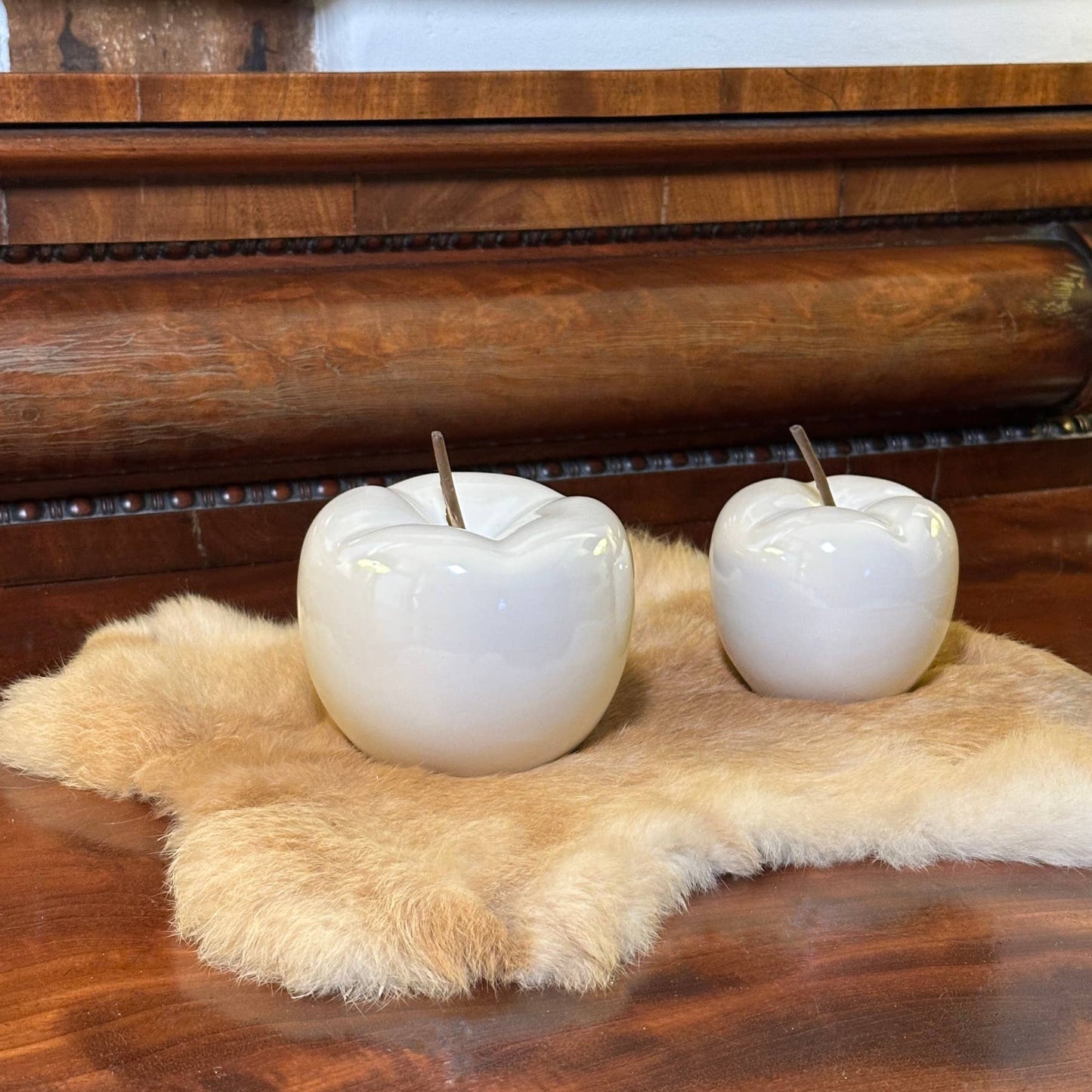 Decorative Porcelain Apples – Set of 2