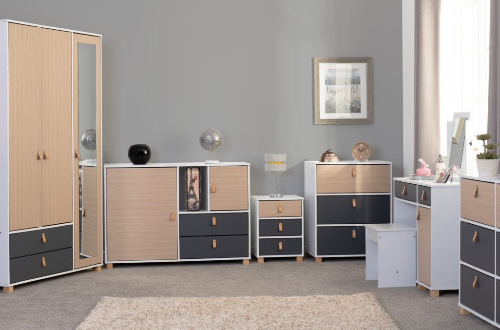 Brooklyn-6-drawer-chest-room-set
