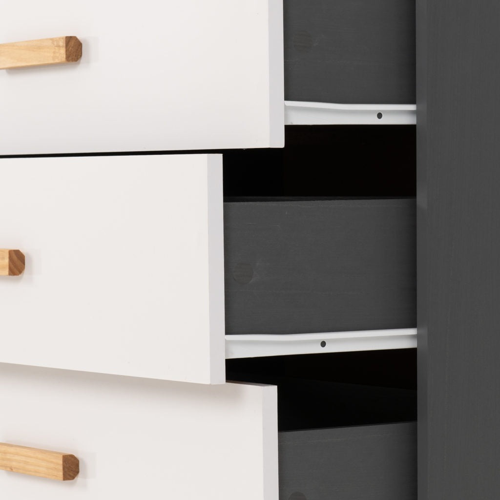 Cleveland-3-drawer-chest-runners