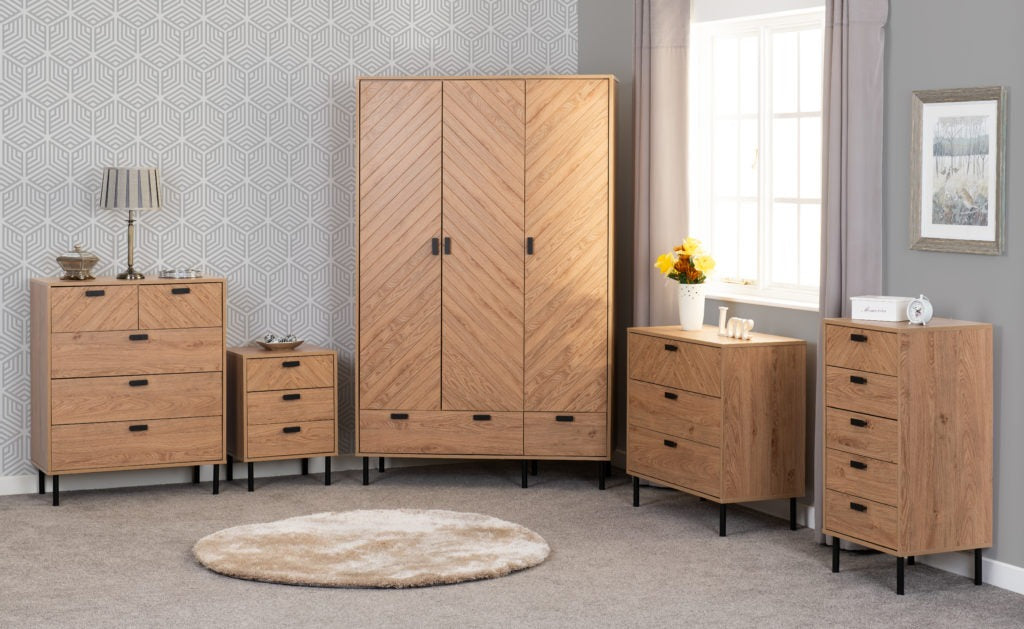 Leon-3-2-drawer-chest-room-set