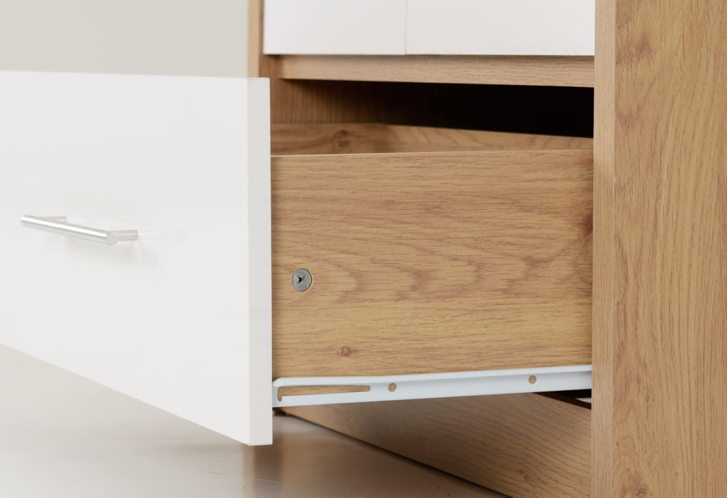 Seville-wardrobe-with-drawer-white-detail