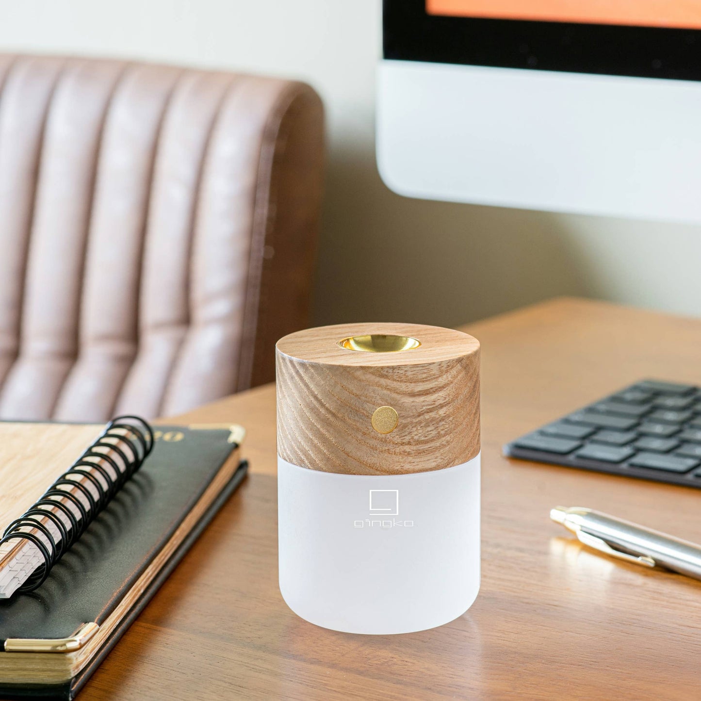 Smart Diffuser Lamp: Walnut