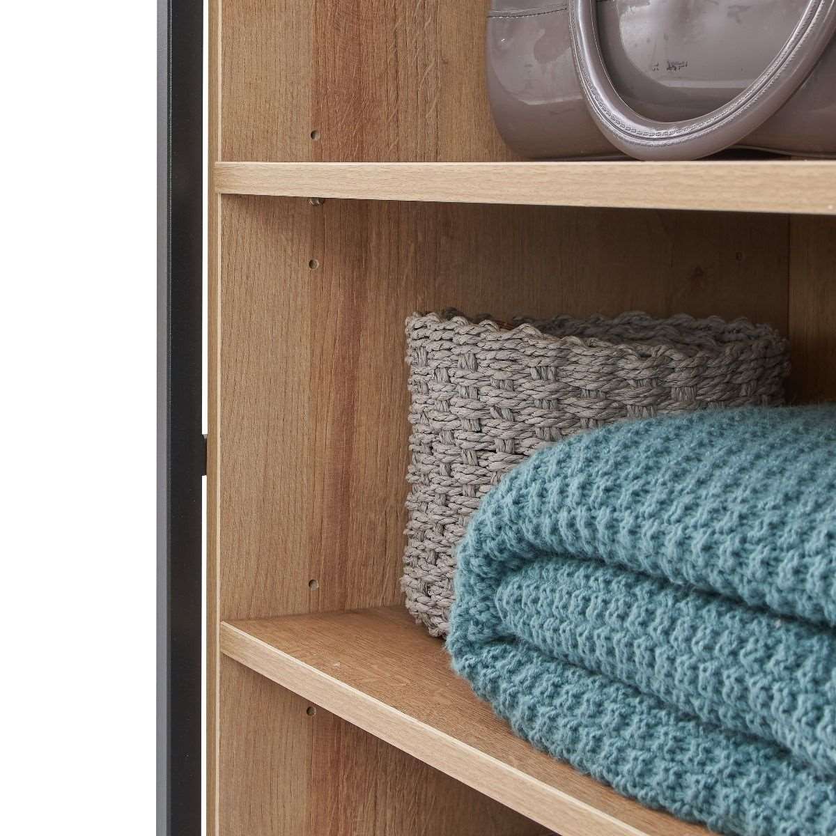 Claire-single-open-wardrobe-detail
